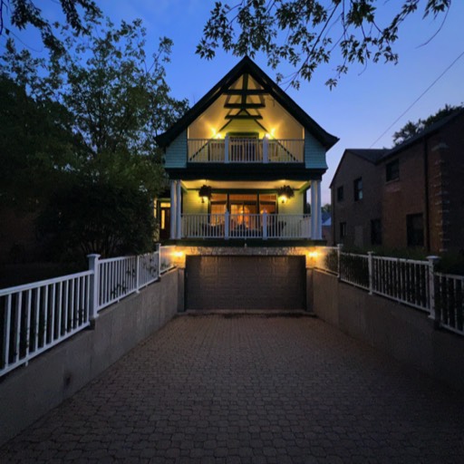 Beautiful Dusk Home!